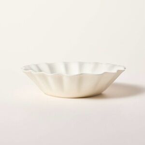 ⭐️♠️Kate Spade Elegant White Scalloped Bowl⭐️♠️